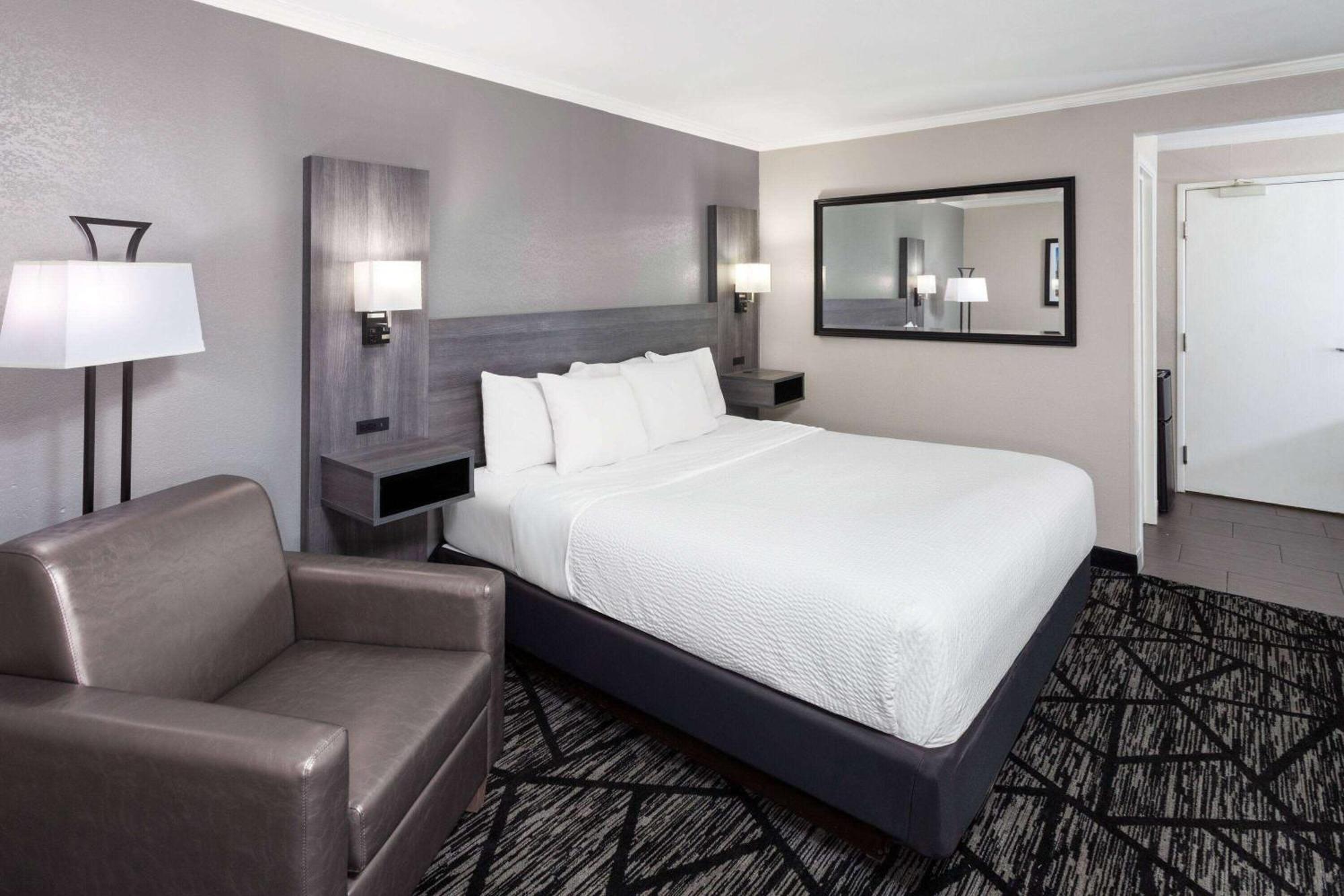 La Quinta Inn By Wyndham Cleveland Independence Exterior foto